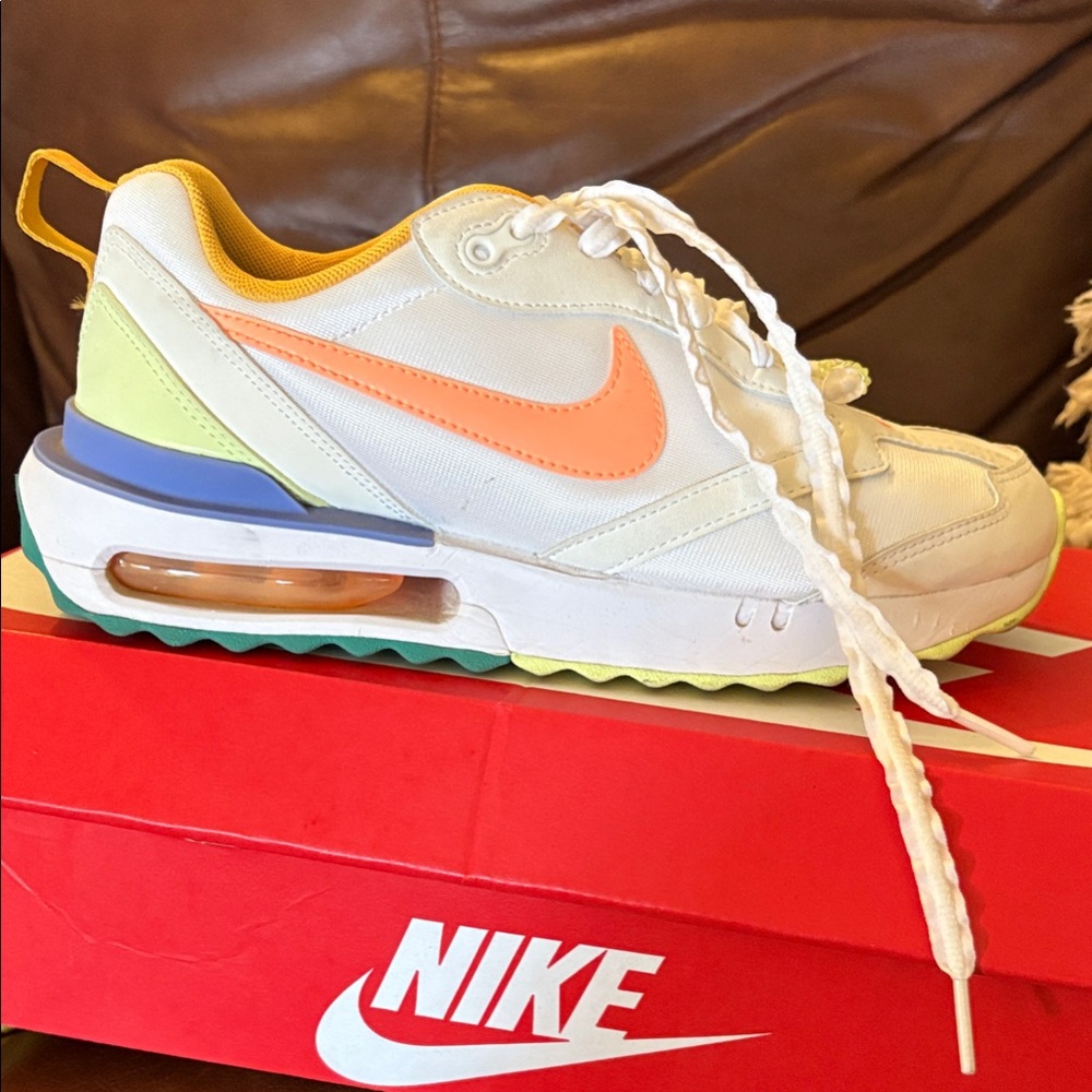 Nike Women's White and Peach Sneakers